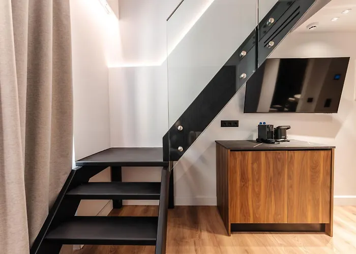 Kantoni Apartament *