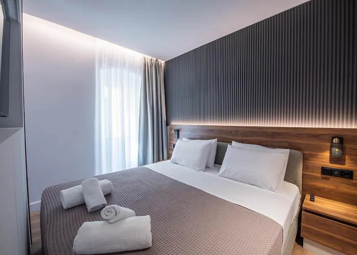 Kantoni Apartament *
