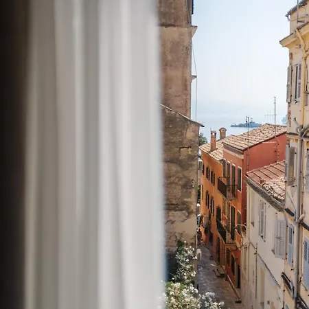 Kantoni Apartament *