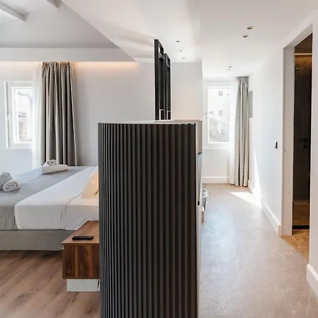 Kantoni Apartament *