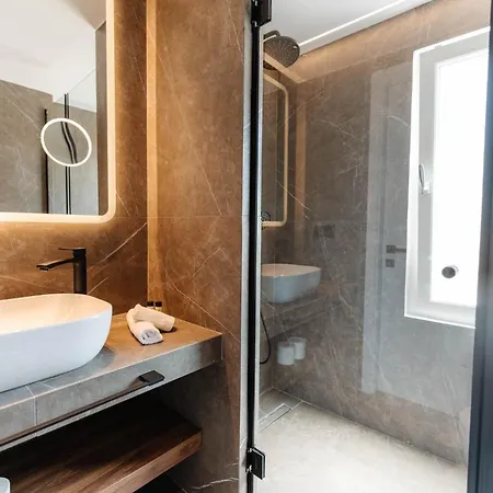 Kantoni Apartament *