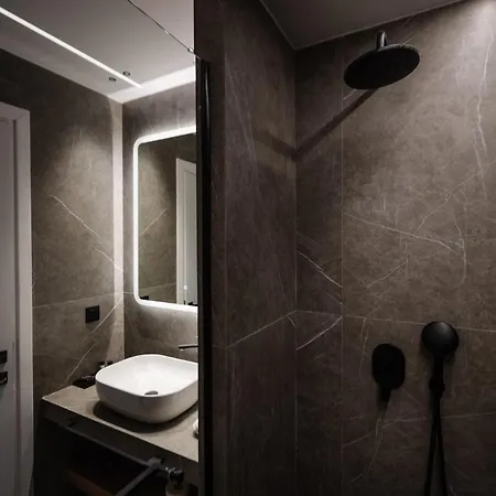 Kantoni Apartament *